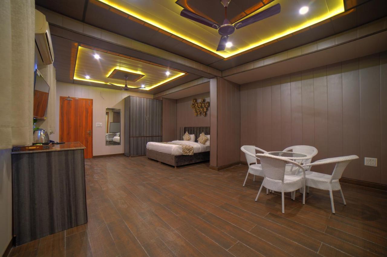 Yogved Hospitality & Resort Rishīkesh Zewnętrze zdjęcie