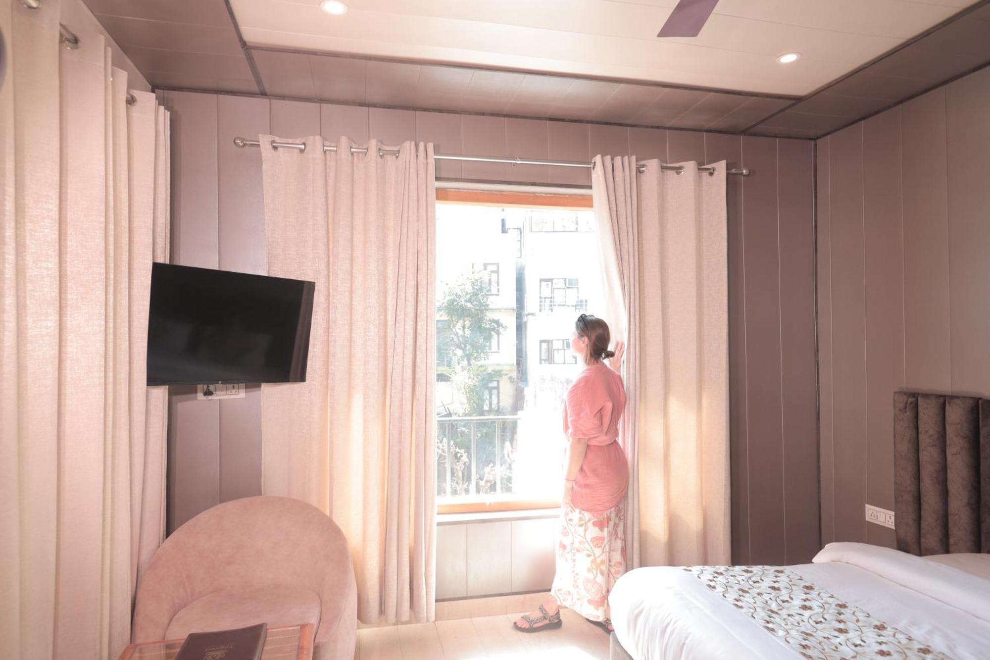 Yogved Hospitality & Resort Rishīkesh Zewnętrze zdjęcie
