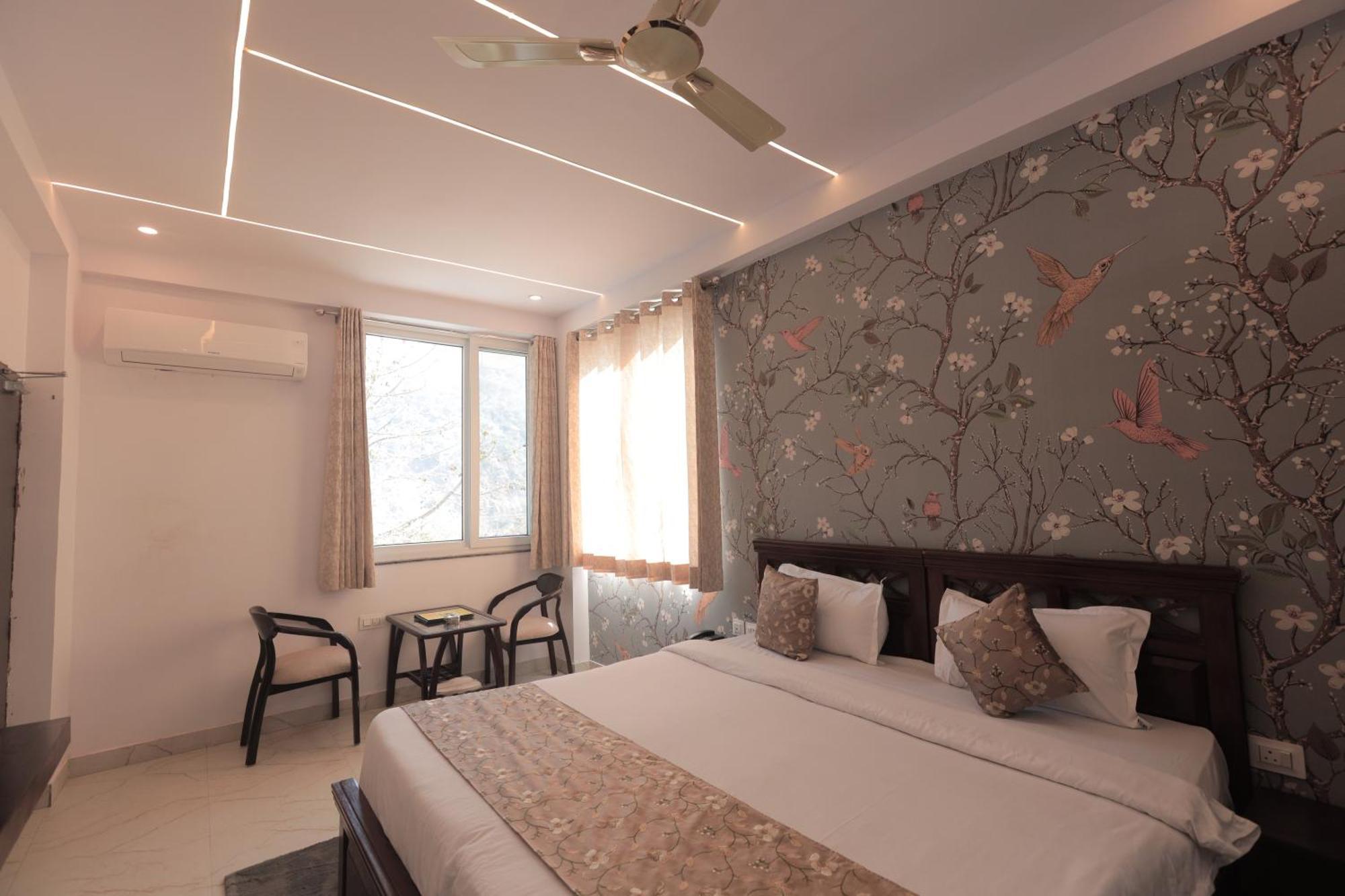 Yogved Hospitality & Resort Rishīkesh Zewnętrze zdjęcie