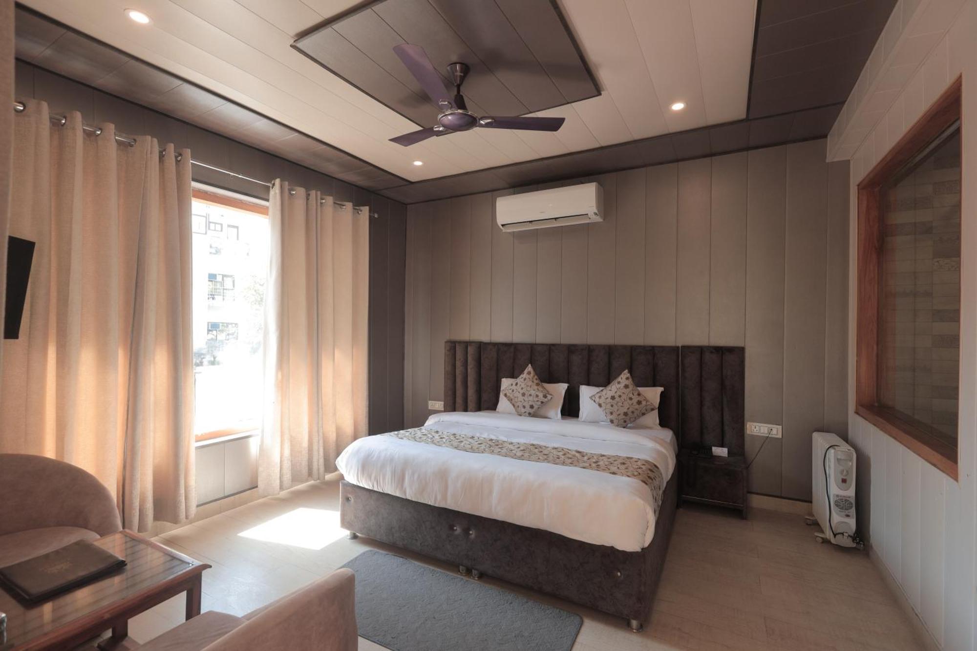 Yogved Hospitality & Resort Rishīkesh Zewnętrze zdjęcie